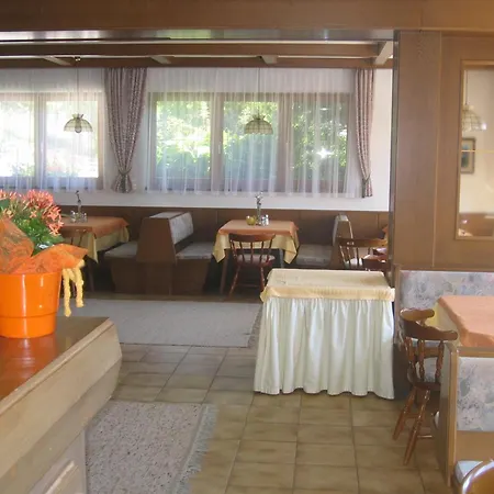 Wolf بيت ضيافة